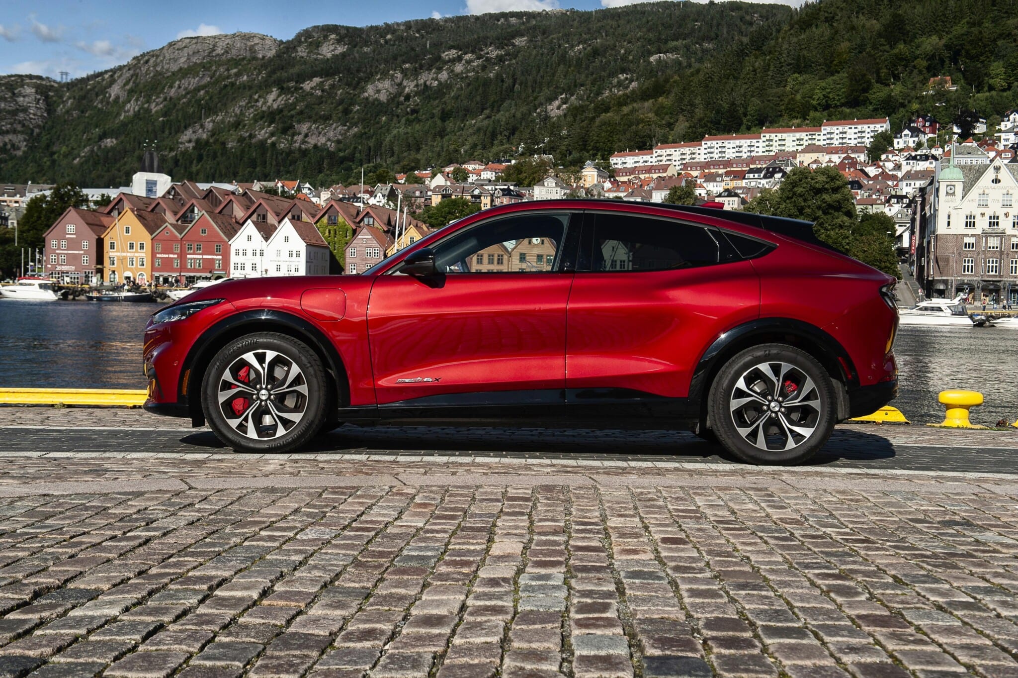 ford mustang mach e medidas