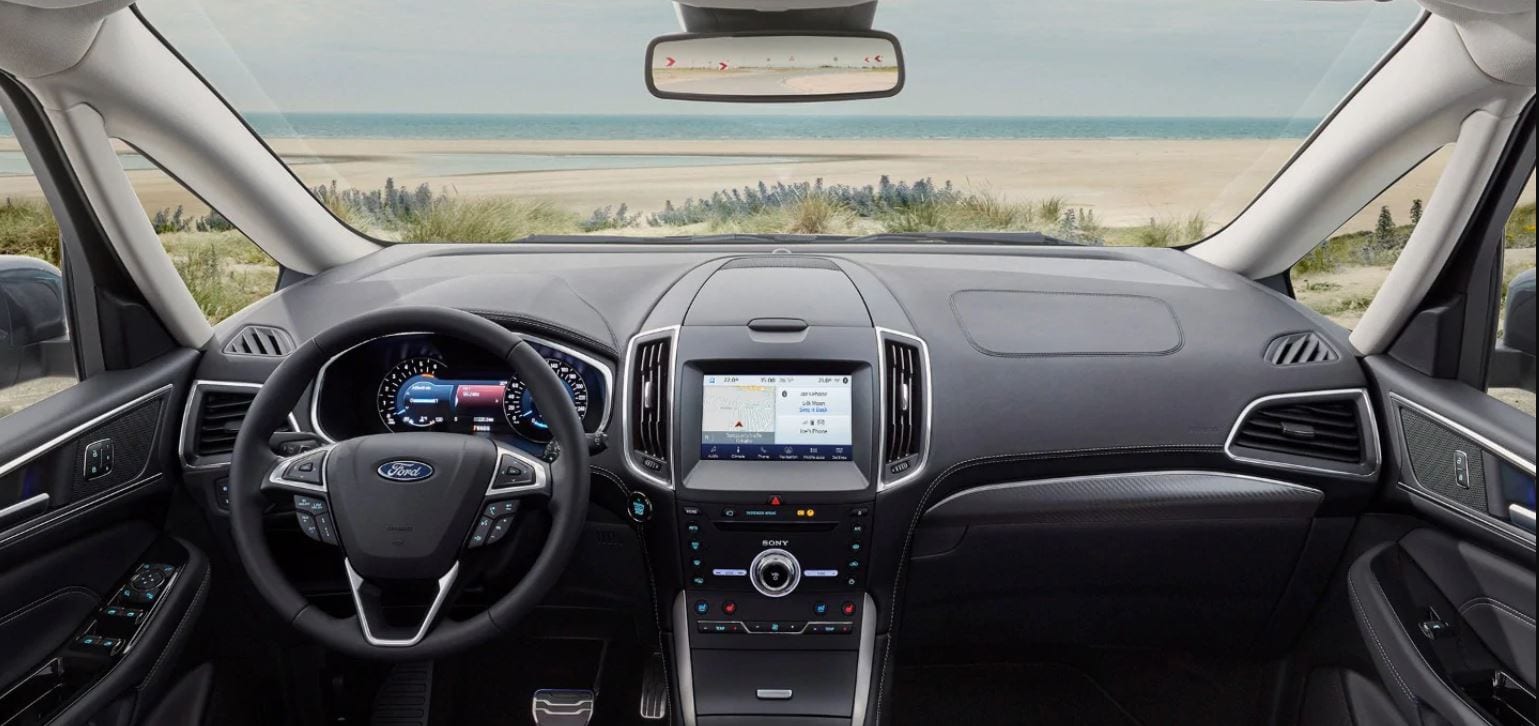 interior del ford galaxy