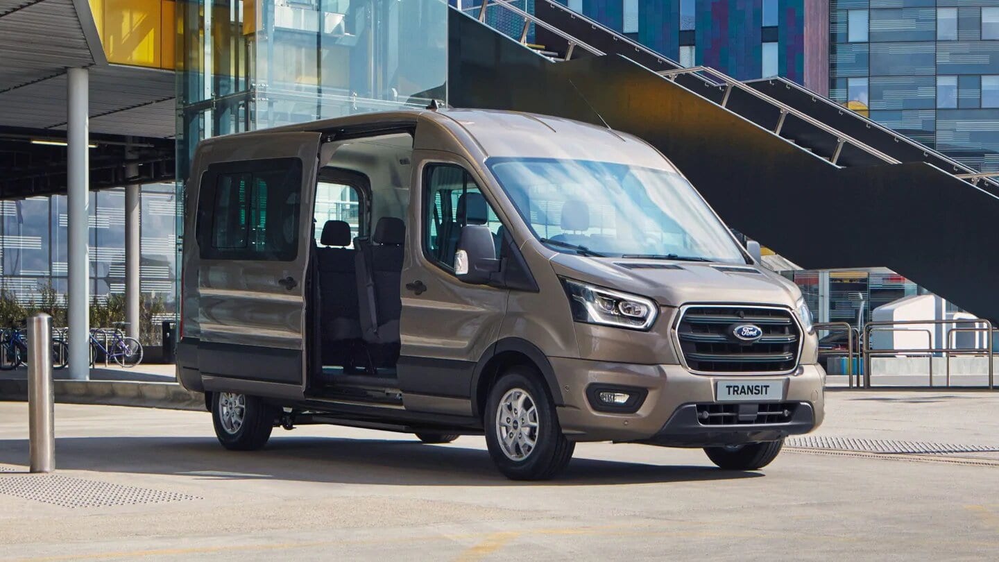 ford Transit minibus precio nuevo prestaciones