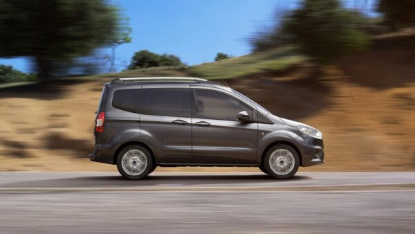 comprar ford tourneo courier coche