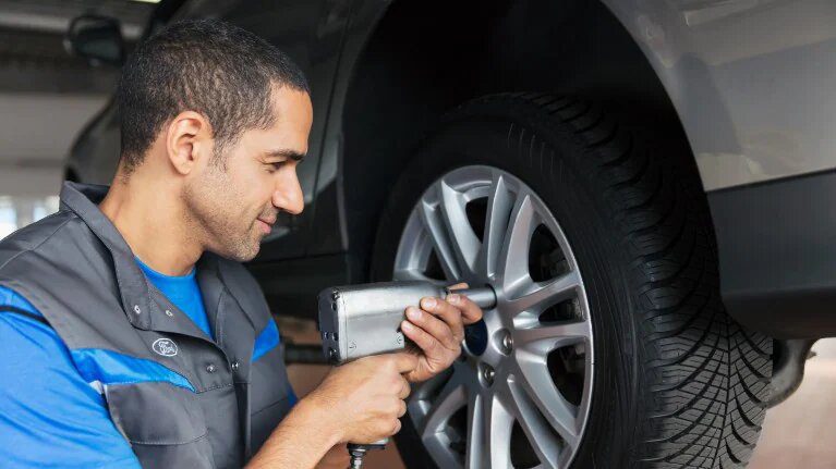 revisión de coche neumáticos