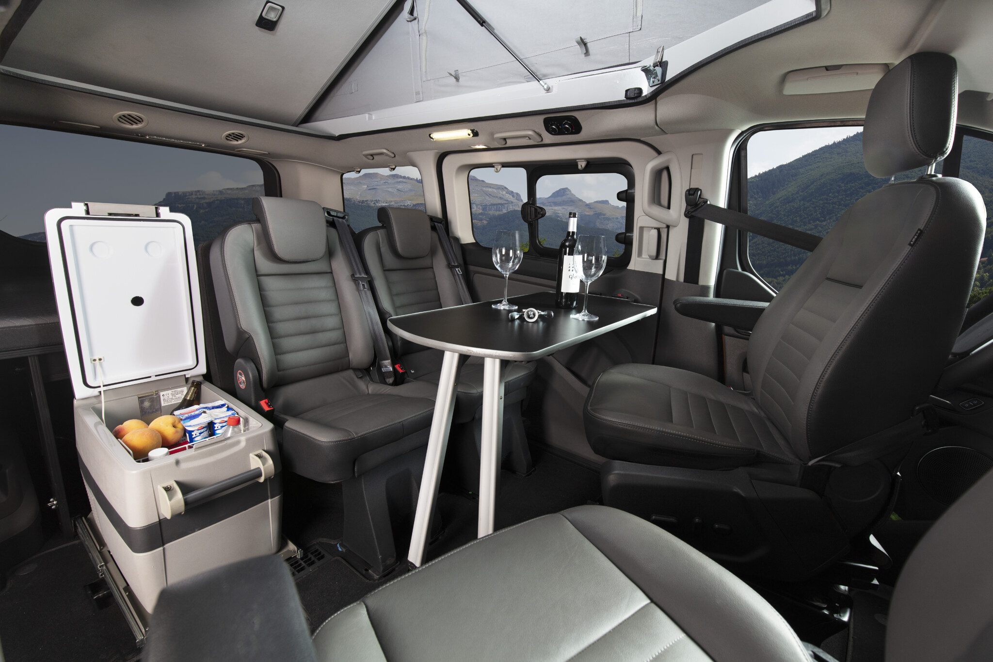 FORD custom by Tinkervan diseño interior