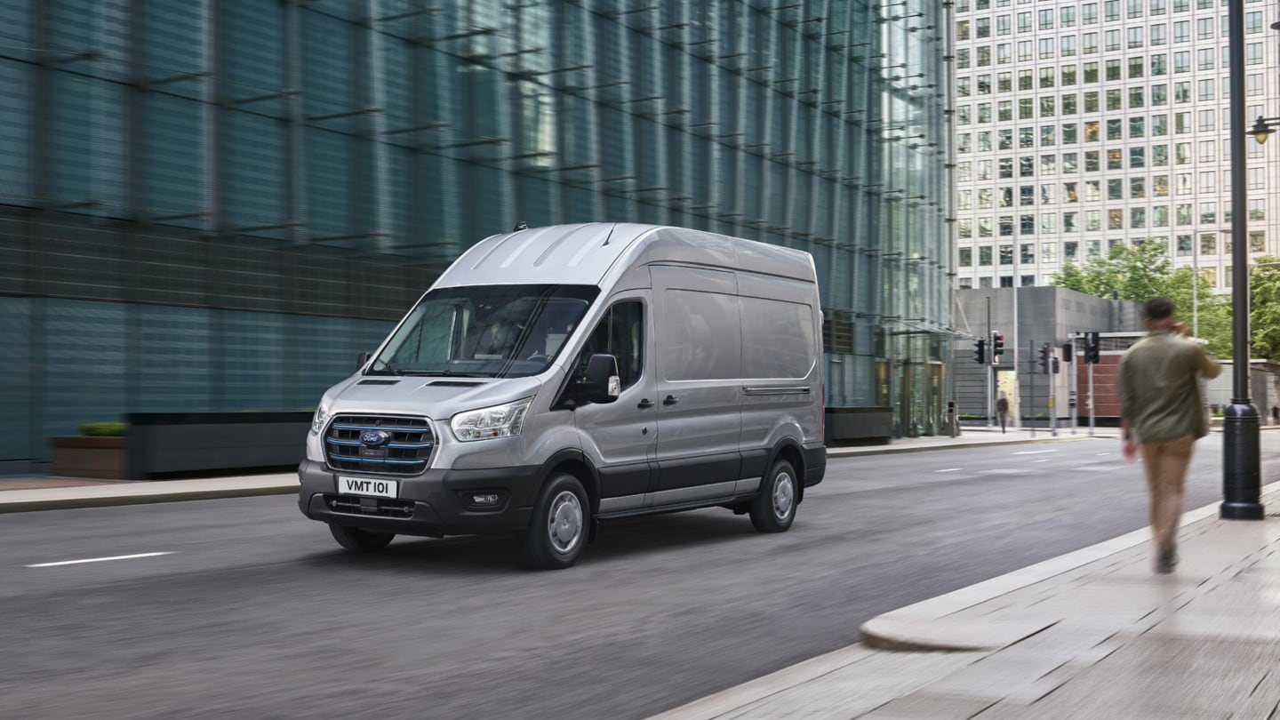 Así es la nueva furgoneta eléctrica de Ford, la E-Transit Custom