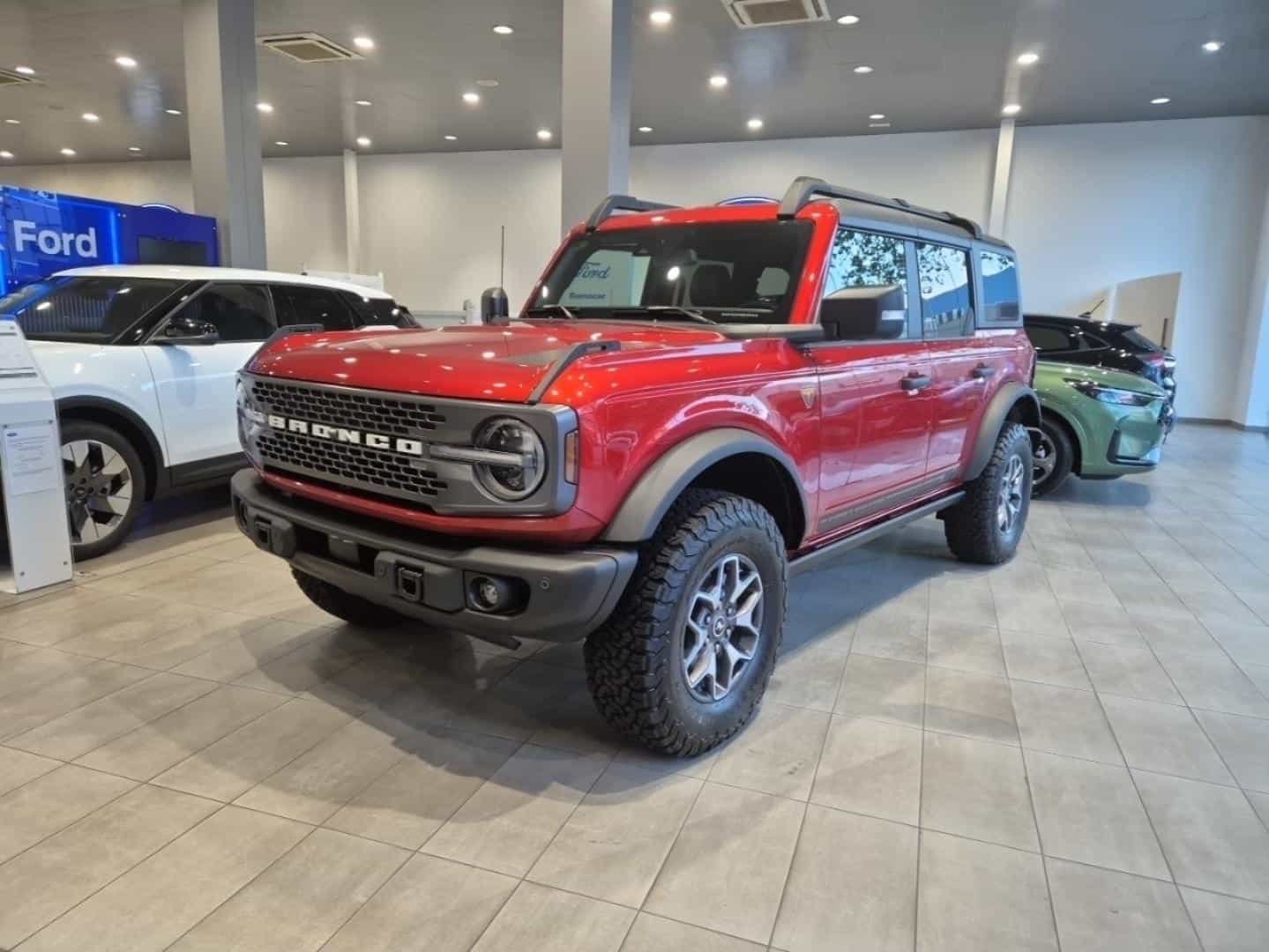 Ford Bronco semi nuevo