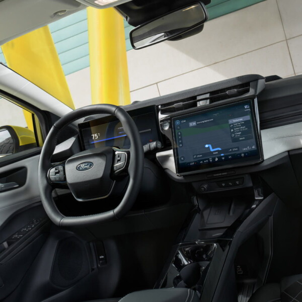 coches-electricos-calidad-precio-2025 interior Ford eléctrico